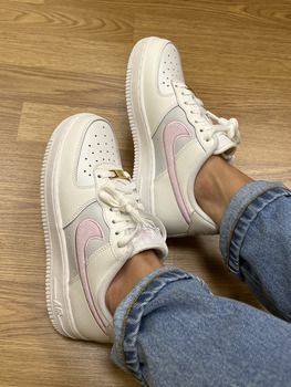 Фото Женские кроссовки NIKE W AIR FORCE 1 07 (DQ0826-100)
