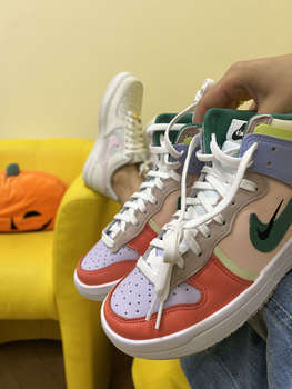 Фото Женские кроссовки NIKE DUNK HIGH UP DH3718-700