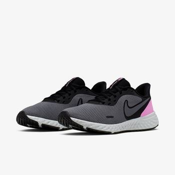 Фото Кроссовки женские NIKE WMNS REVOLUTION 5 BQ3207-004
