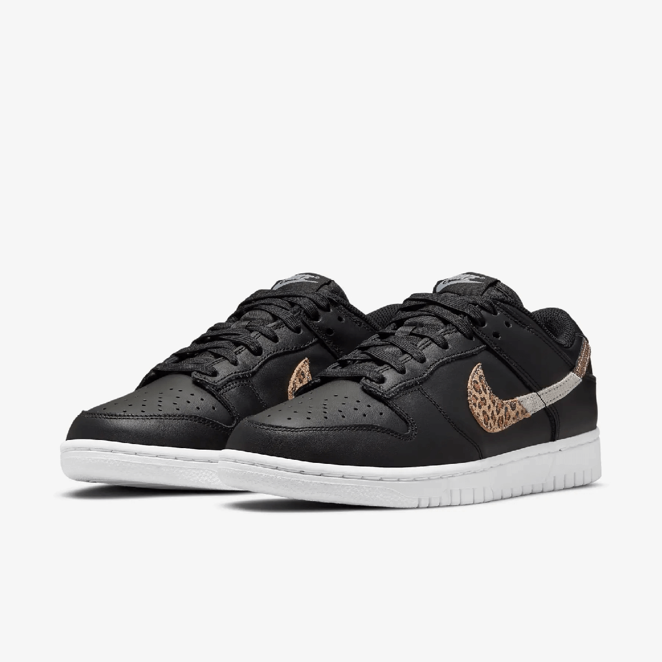 Кроссовки женские Nike Dunk Low Se DD7099-001 - фото 1