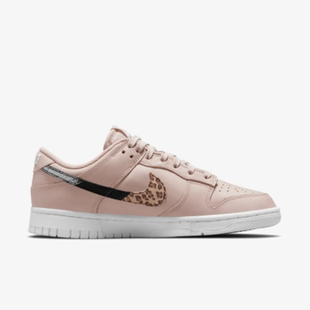 Фото Кроссовки женские Nike Dunk Low Se DD7099-200