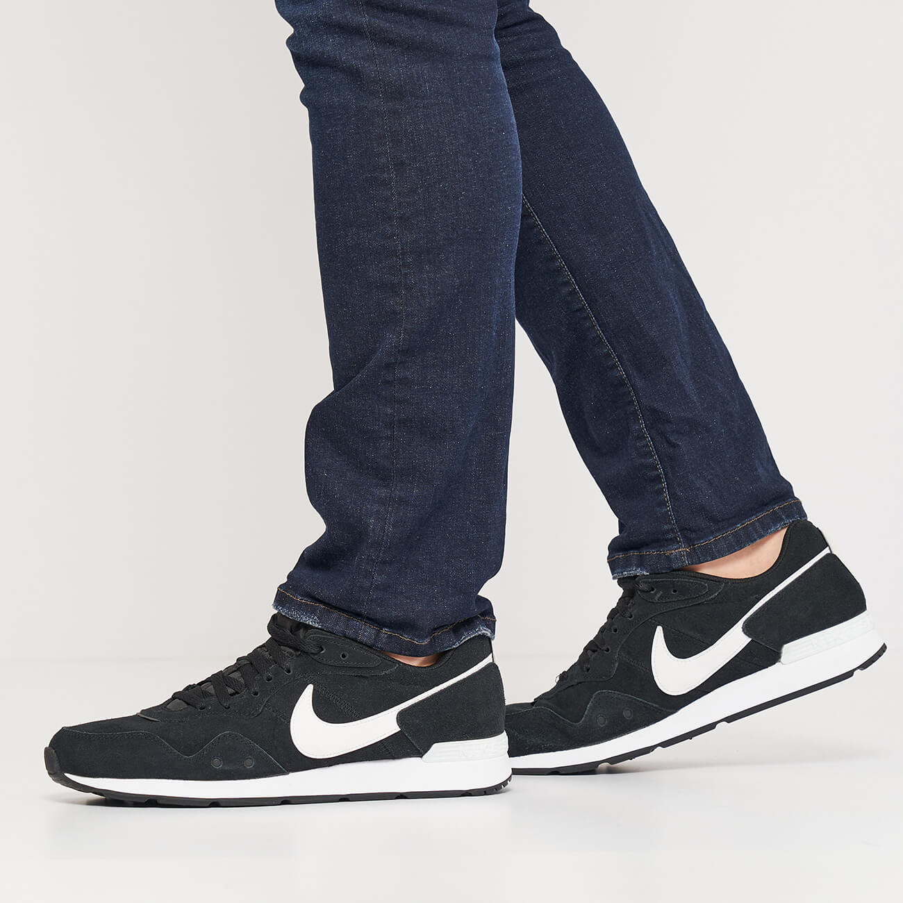 Мужские кроссовки Nike Venture Runner Suede CQ4557-001 - фото 7