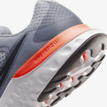 Фото Мужские кроссовки Nike Renew Run 2 CU3504-011