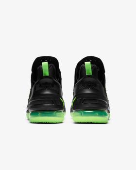 Фото Мужские кроссовки Nike Lebron XVIII CQ9283-005