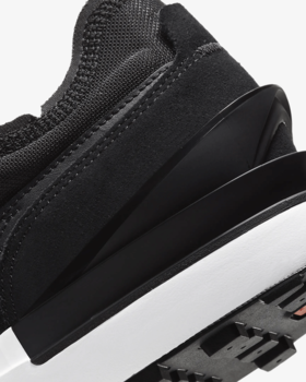 Фото Мужские кроссовки Nike Waffle One DA7995-001