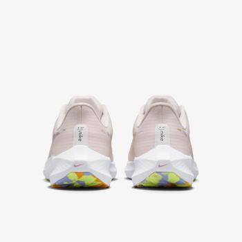 Фото Женские кроссовки Nike W AIR ZOOM PEGASUS 39 PRM DO9483-600