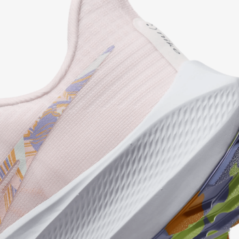 Фото Женские кроссовки Nike W AIR ZOOM PEGASUS 39 PRM DO9483-600