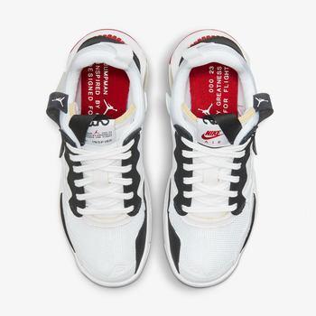 Фото Кроссовки женские Nike WMNS JORDAN MA2 CW5992-106