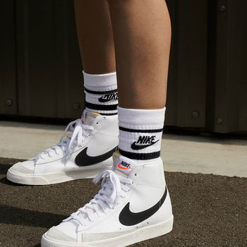 Фото Женские кроссовки Nike W BLAZER MID 77 CZ1055-100