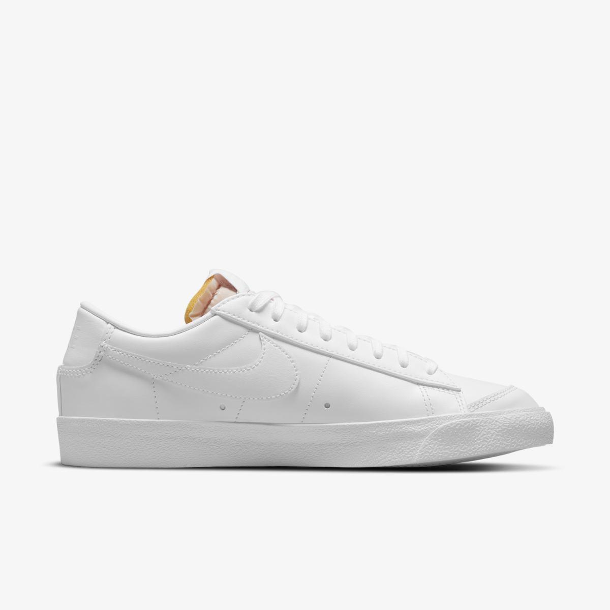 Кроссовки женские Nike Blazer Low 77 (DC4769-101) - фото 3