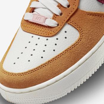 Фото Кроссовки женские Nike Air Force 1 Lxx (DQ0858-100)