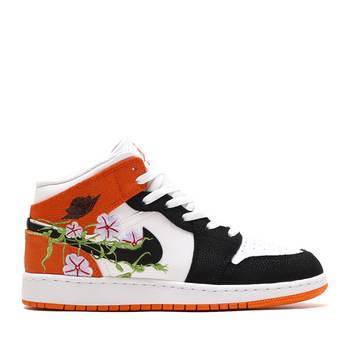 Фото Кроссовки женские Nike Jordan Air 1 Mid Se (Gs) (DQ8390-100)