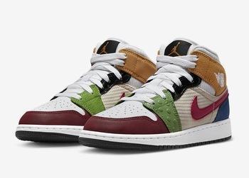 Фото Кроссовки женские Nike Jordan Air 1 Mid Se (Gs) (DR6957-100)