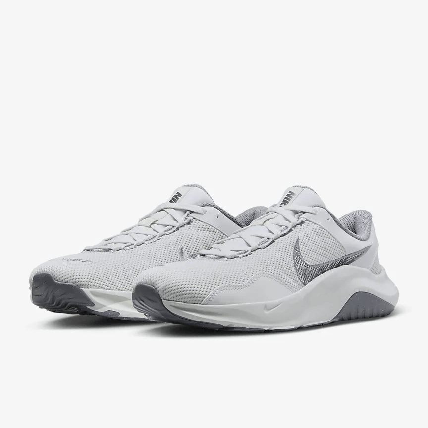 Кроссовки мужские Nike M Nike LEGEND ESSENTIAL 3 NN (DM1120-005) - фото 1