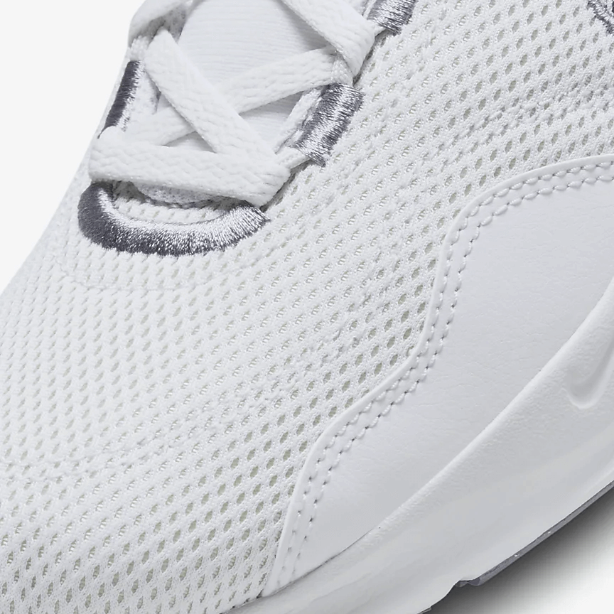 Кроссовки мужские Nike M Nike LEGEND ESSENTIAL 3 NN (DM1120-005) - фото 7