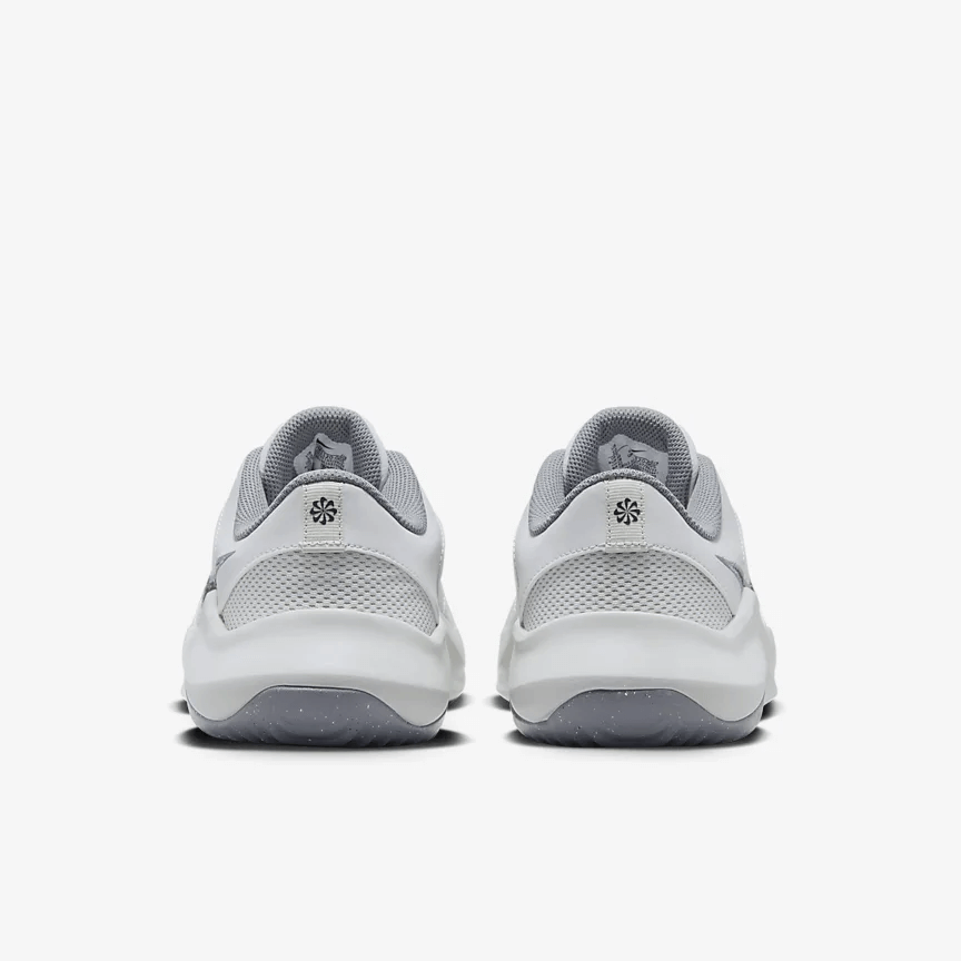 Кроссовки мужские Nike M Nike LEGEND ESSENTIAL 3 NN (DM1120-005) - фото 4
