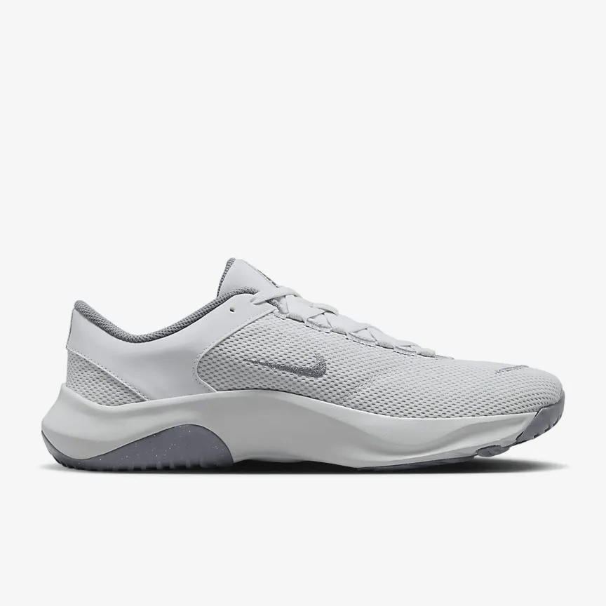 Кроссовки мужские Nike M Nike LEGEND ESSENTIAL 3 NN (DM1120-005) - фото 2